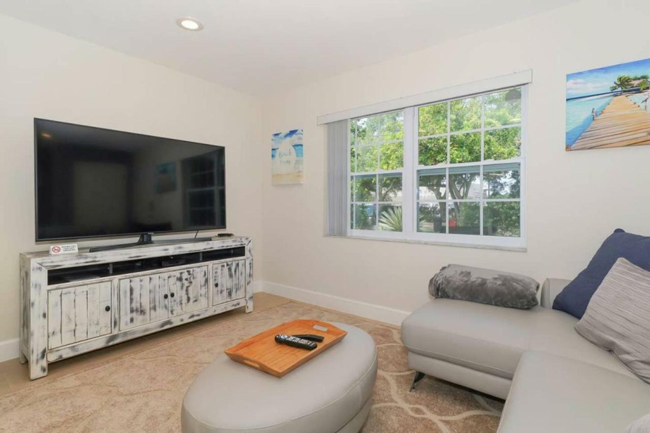 Lovely Cottage - Close To Siesta, Shops & Dining Sarasota Buitenkant foto