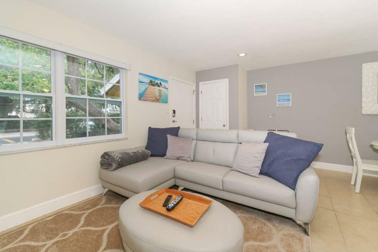 Lovely Cottage - Close To Siesta, Shops & Dining Sarasota Buitenkant foto