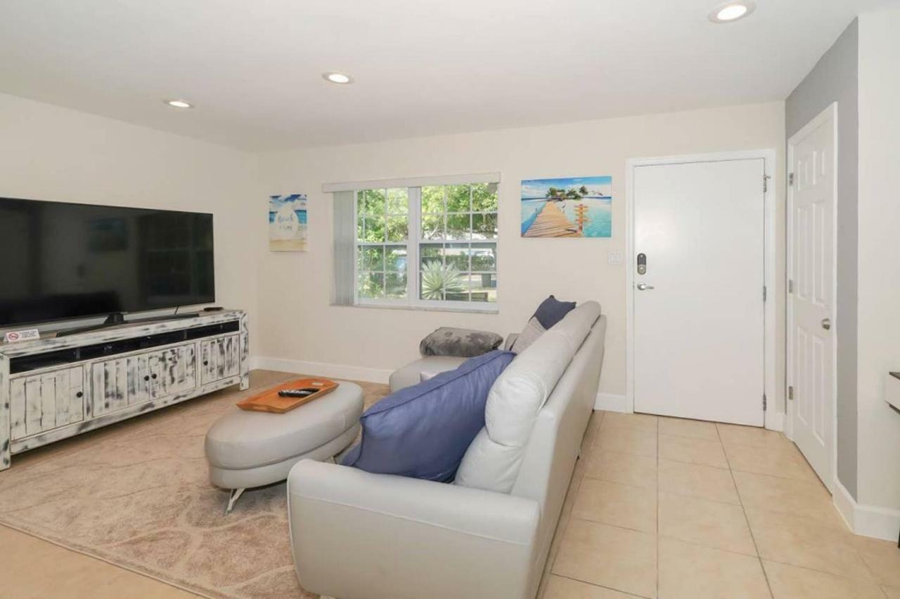 Lovely Cottage - Close To Siesta, Shops & Dining Sarasota Buitenkant foto